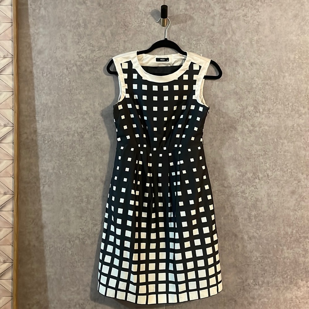 Nissa Black & White Fading Square Dress